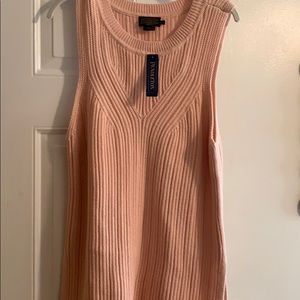 NWT Pendleton peach 🍑 color sleeve-less sweater.